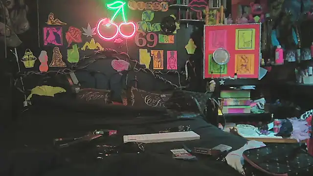 Splash_Queen420 Adlı Modelin Canlı XXX Sohbeti