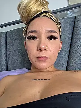 alaia_princess Adlı Modelin Canlı XXX Sohbeti