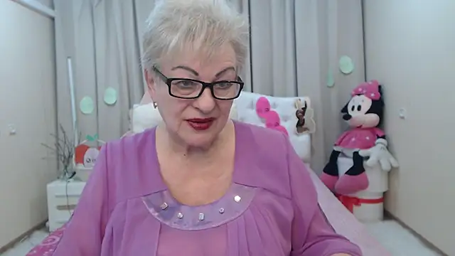 KayleSmoll Show in webcam