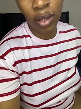 XXX chat uživo modela Candice950