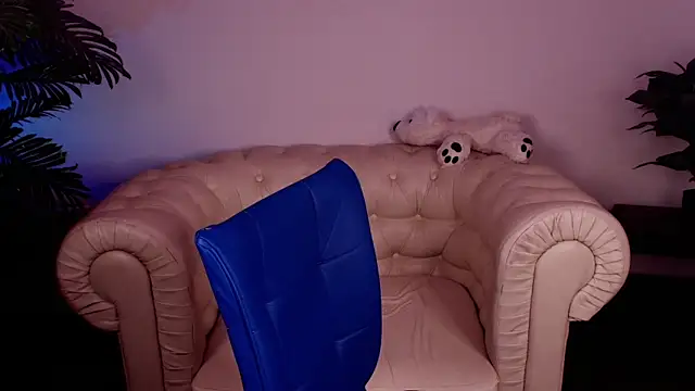 XXX chat uživo modela Dark_Moni