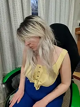 ScarletCallings_420's Live XXX Chat