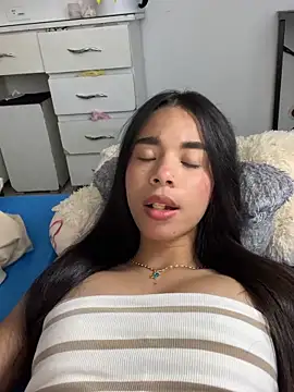 Онлайн чат XXX Milleradhara24