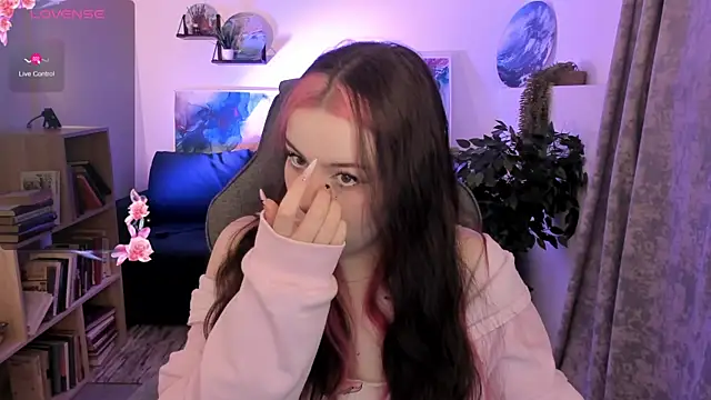 Chatroom XXX en direct de CoraMiel