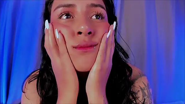 دردشة EviePhoenix الجنسية المباشرة