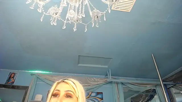 Chatroom XXX en direct de ADRIANNA_FOX