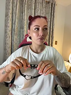 Czat XXX na żywo – zafiro_mo0n