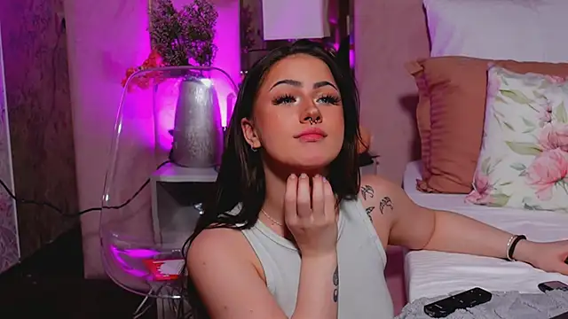 LucyLextonX's Live XXX Chat