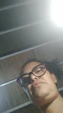 Chat +18 de Xoticxenax ao vivo