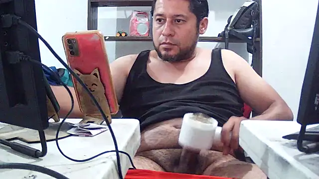 simpatico1000 Show in webcam