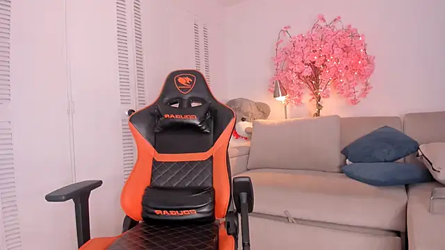 kitty_miaa's Webcam Show