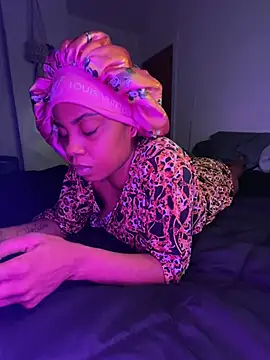 TheRealOshunQueenのライブXXXチャット