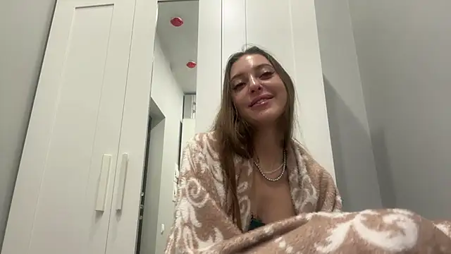 selena_favn Adlı Modelin Canlı XXX Sohbeti