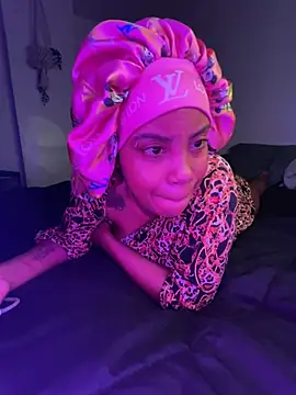 TheRealOshunQueen élő XXX-chatje