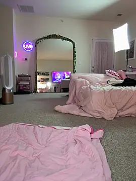 PiggyRose: απευθείας συνομιλία ΧΧΧ