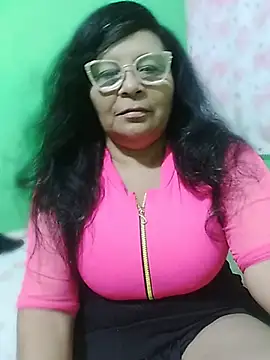 Amarantha25 Adlı Modelin Canlı XXX Sohbeti