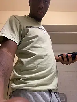 ThickDic28 élő XXX-chatje