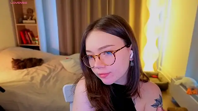 MilenaSaint Chat XXX live