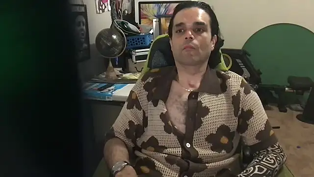 KungFuPanda001 Adlı Modelin Canlı XXX Sohbeti