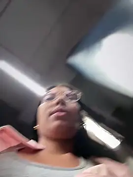 Chat +18 de SheenaBrooke ao vivo