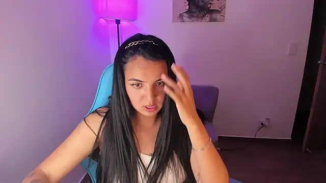 Chat +18 de Nicole_Ss ao vivo