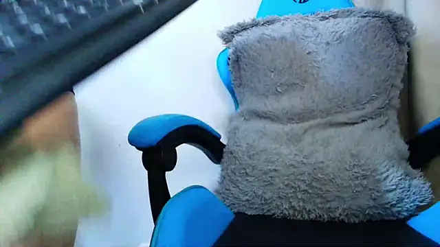 klylls_squirt_ élő XXX-chatje