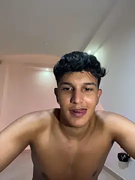 Leo_Savage_ Show Webcam