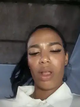 FlorSalvaje_ Chat XXX in diretta