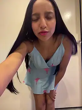 Eve_Ritz Adlı Modelin Canlı XXX Sohbeti