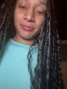 Shuggabutt: вебкам-шоу