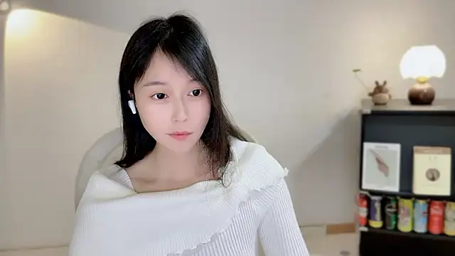 Onechestnut Adlı Modelin Canlı XXX Sohbeti