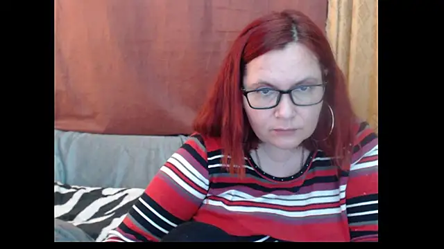 PlayfullMature live XXX chat