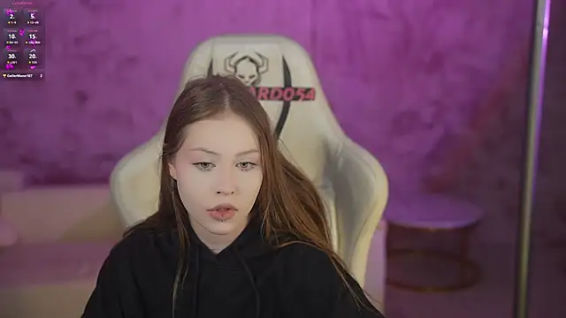 Esmie_Smile: онлайн-секс-чат