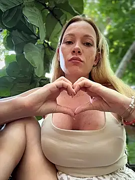 LavenderHot's Webcam Show