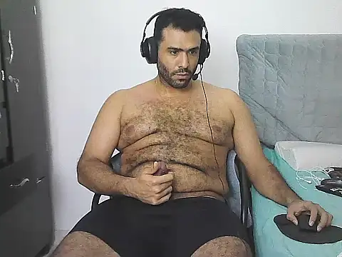 AlphaLatinoBear's Live XXX Chat