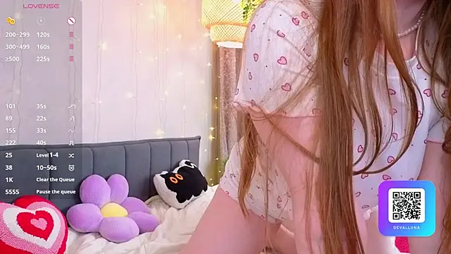 ConstanceHelms élő XXX-chatje