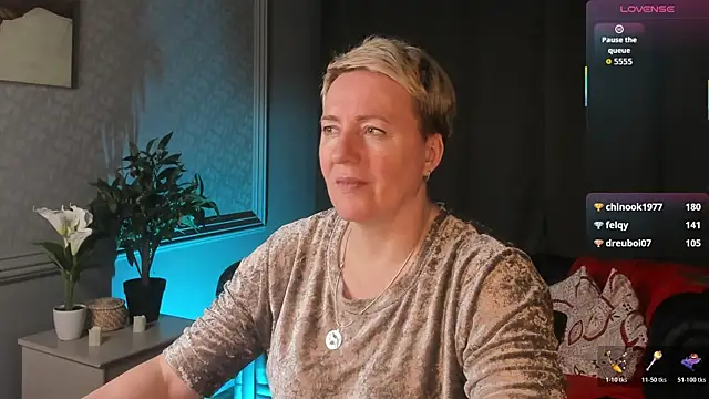 Nika_SmitのライブXXXチャット