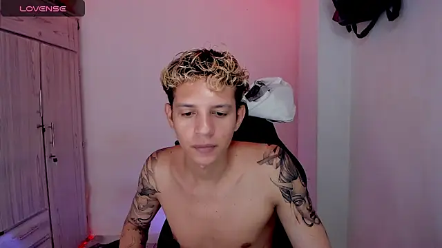 tylernova 라이브 XXX 채팅