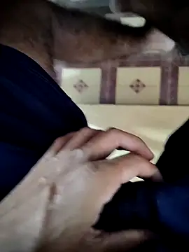 junedkhan99: διαδικτυακό σόου στην κάμερα