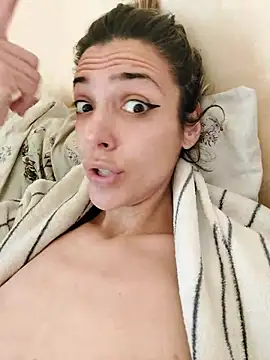 MalditaLocaa Adlı Modelin Canlı XXX Sohbeti