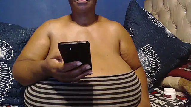 Chat XXX ao vivo de CUTEFIRMMELONSS