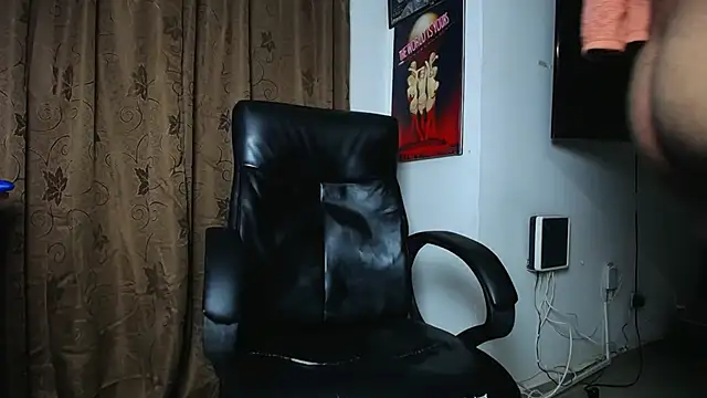 Junaiker_roa1 – webcam-show