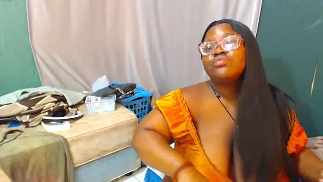 Damm_Bobbies Chat XXX live