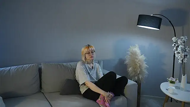 CarriKhano Adlı Modelin Canlı XXX Sohbeti