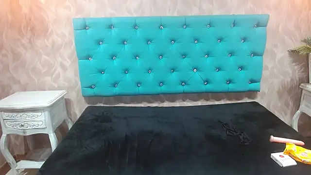 Онлайн чат XXX KeniaLovex