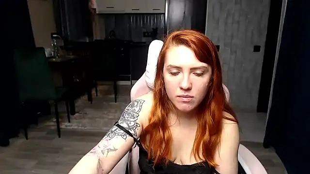 Онлайн чат XXX Reginasmilee