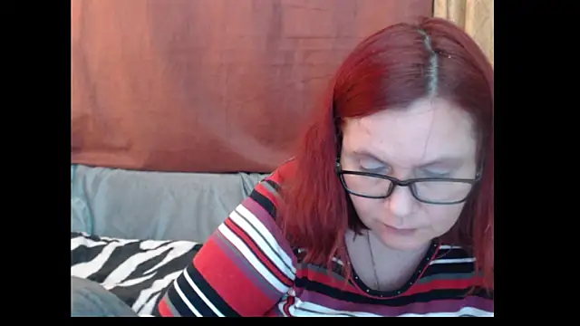 PlayfullMature Chat XXX live