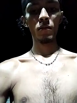 XXX chat uživo modela spittermasterpig1