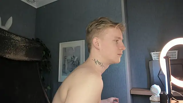 XXX chat uživo modela AlexxSweet