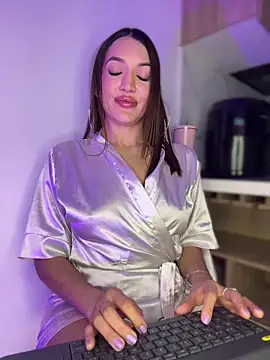 Bella-taylorr's Live XXX Chat